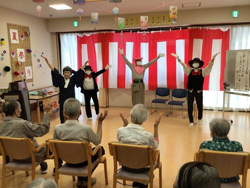 銭太鼓の披露
